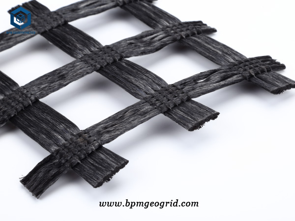 Warp knitting polyester geogrid