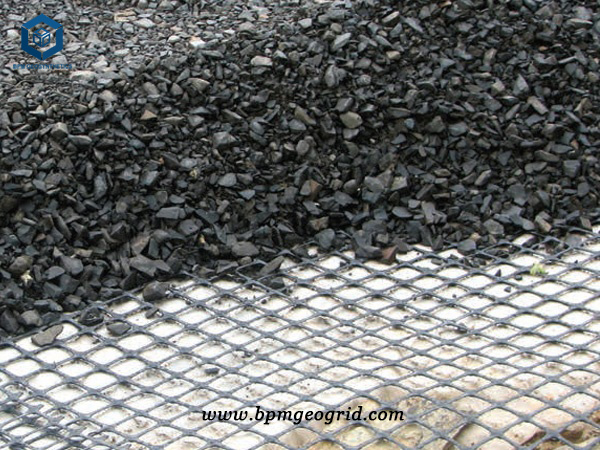 Unxial Plastic Geogrid Gravel Driveway Construction in Ecuador